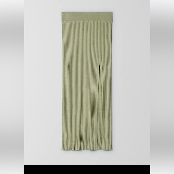 Aritzia Wilfred knit slit skirt in US size S - Picture 9 of 11